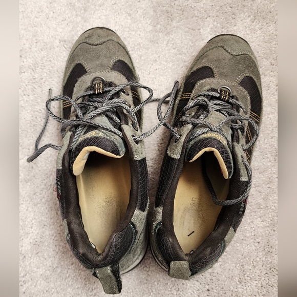 L.L. Bean Men's Sneakers - Picture 3 of 7